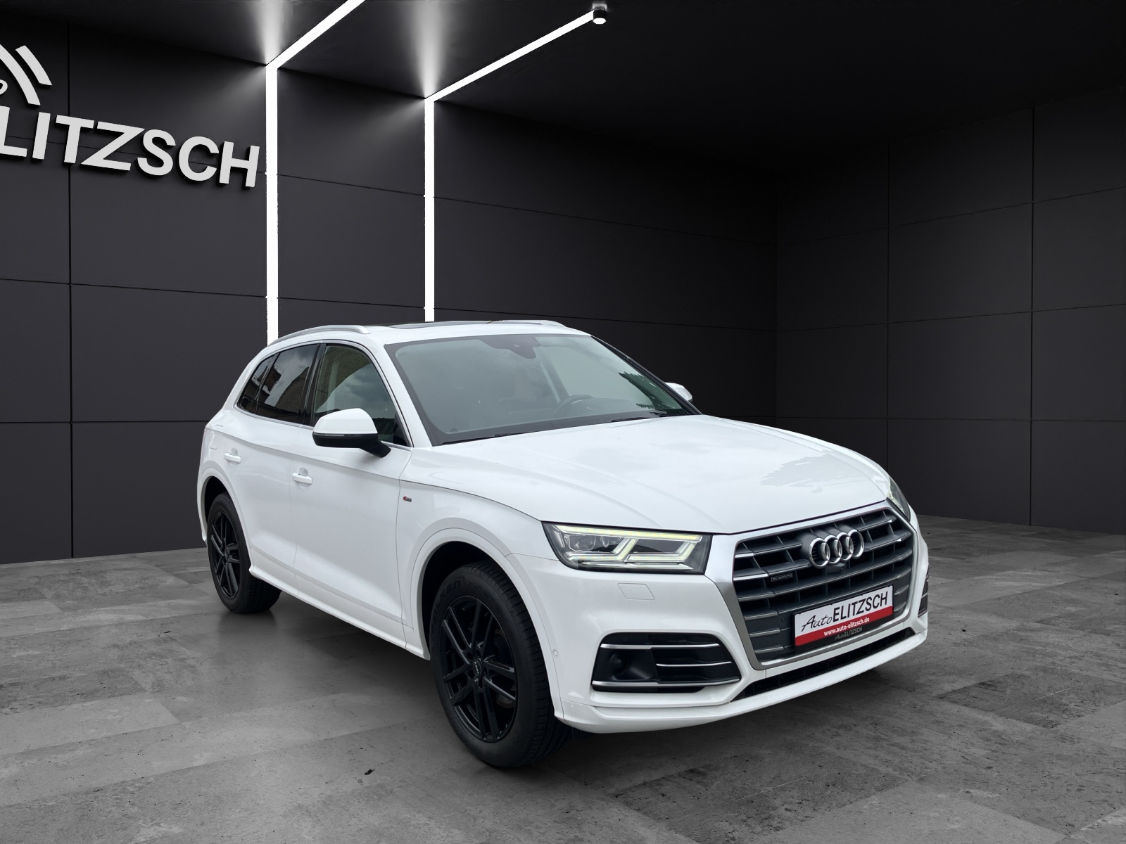 Fahrzeugabbildung Audi Q5 40 TDI quattro S-Line Matrix Navi ACC STHZ SHZ