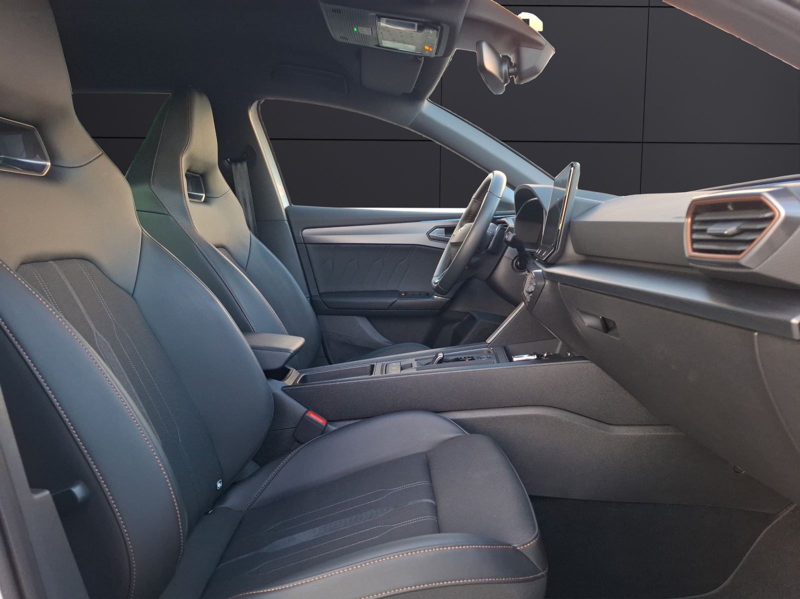 Fahrzeugabbildung CUPRA Leon ST VZ DSG 4Drive LED AHK Navi Beats LHZ ACC PDC 19