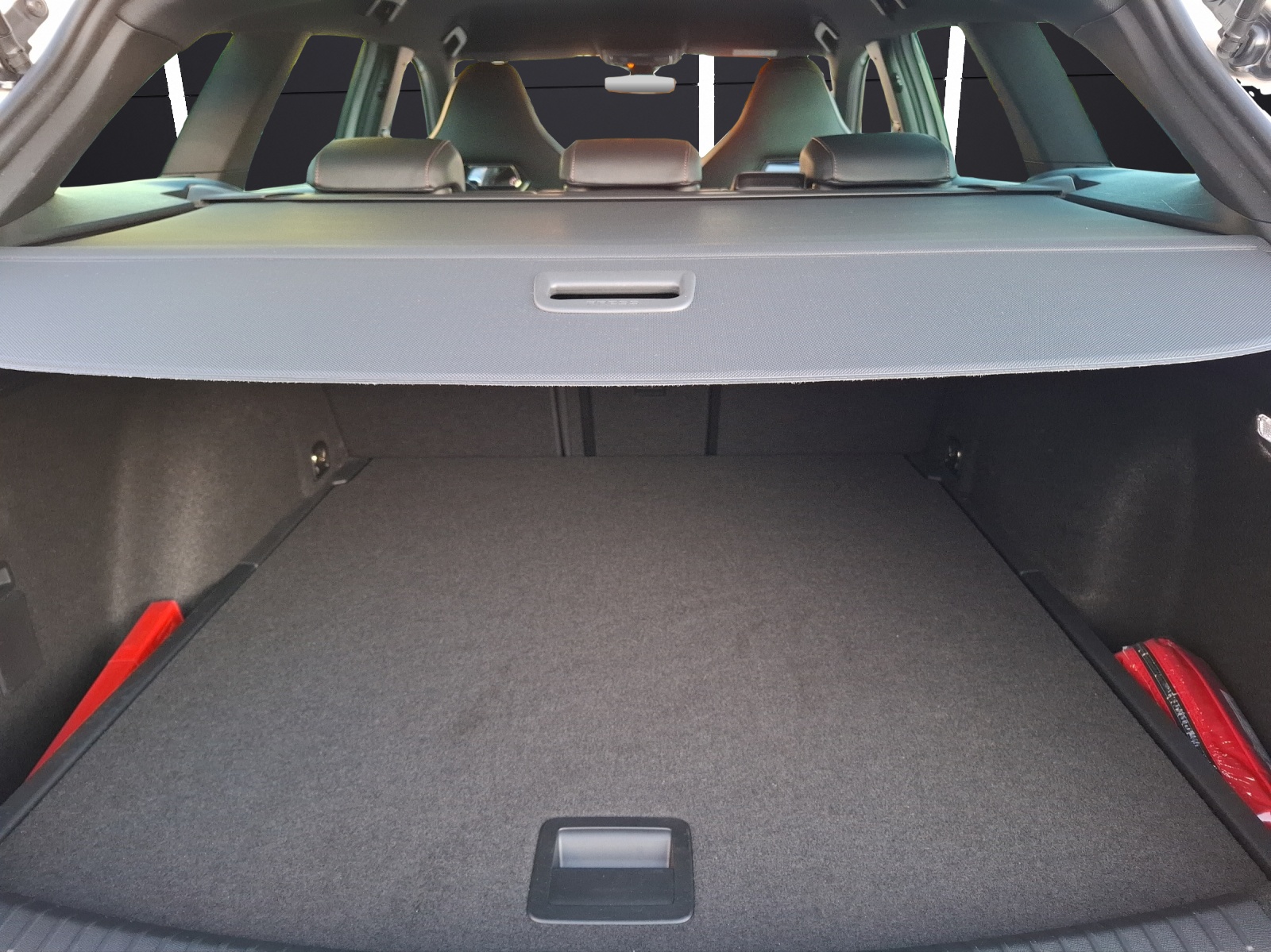 Fahrzeugabbildung CUPRA Leon ST VZ DSG 4Drive LED AHK Navi Beats LHZ ACC PDC 19