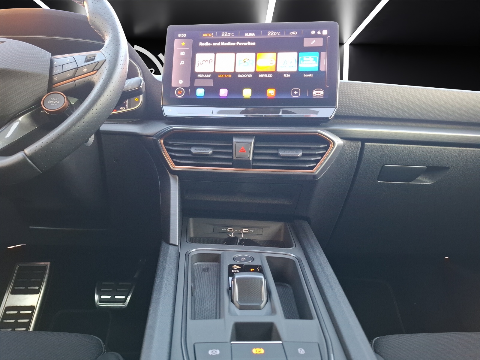 Fahrzeugabbildung CUPRA Leon ST VZ DSG 4Drive LED AHK Navi Beats LHZ ACC PDC 19