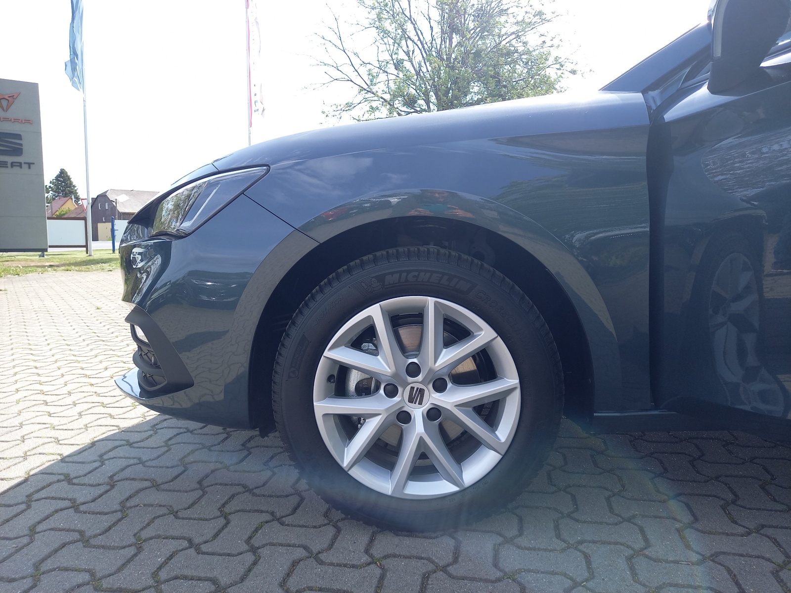 Fahrzeugabbildung SEAT Leon Sportstourer Style Edition 1.5 TSI AHZ KAMERA LED KLIMA