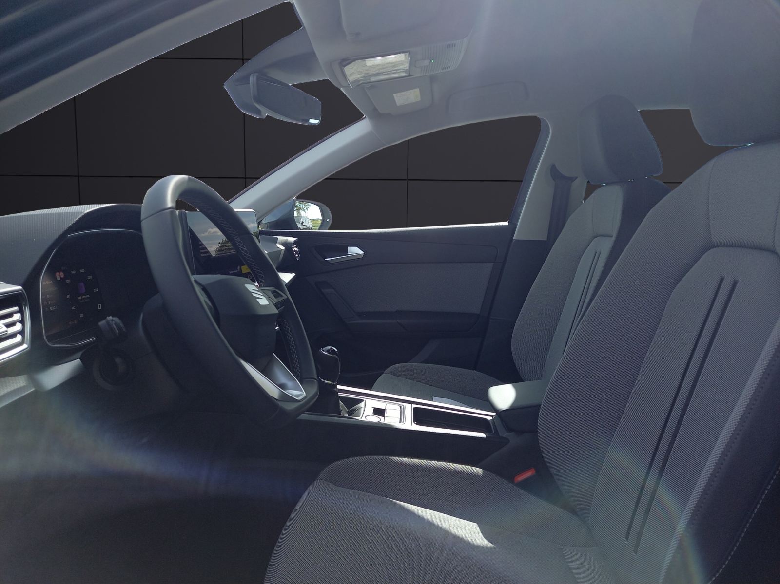 Fahrzeugabbildung SEAT Leon Sportstourer Style Edition 1.5 TSI AHZ KAMERA LED KLIMA