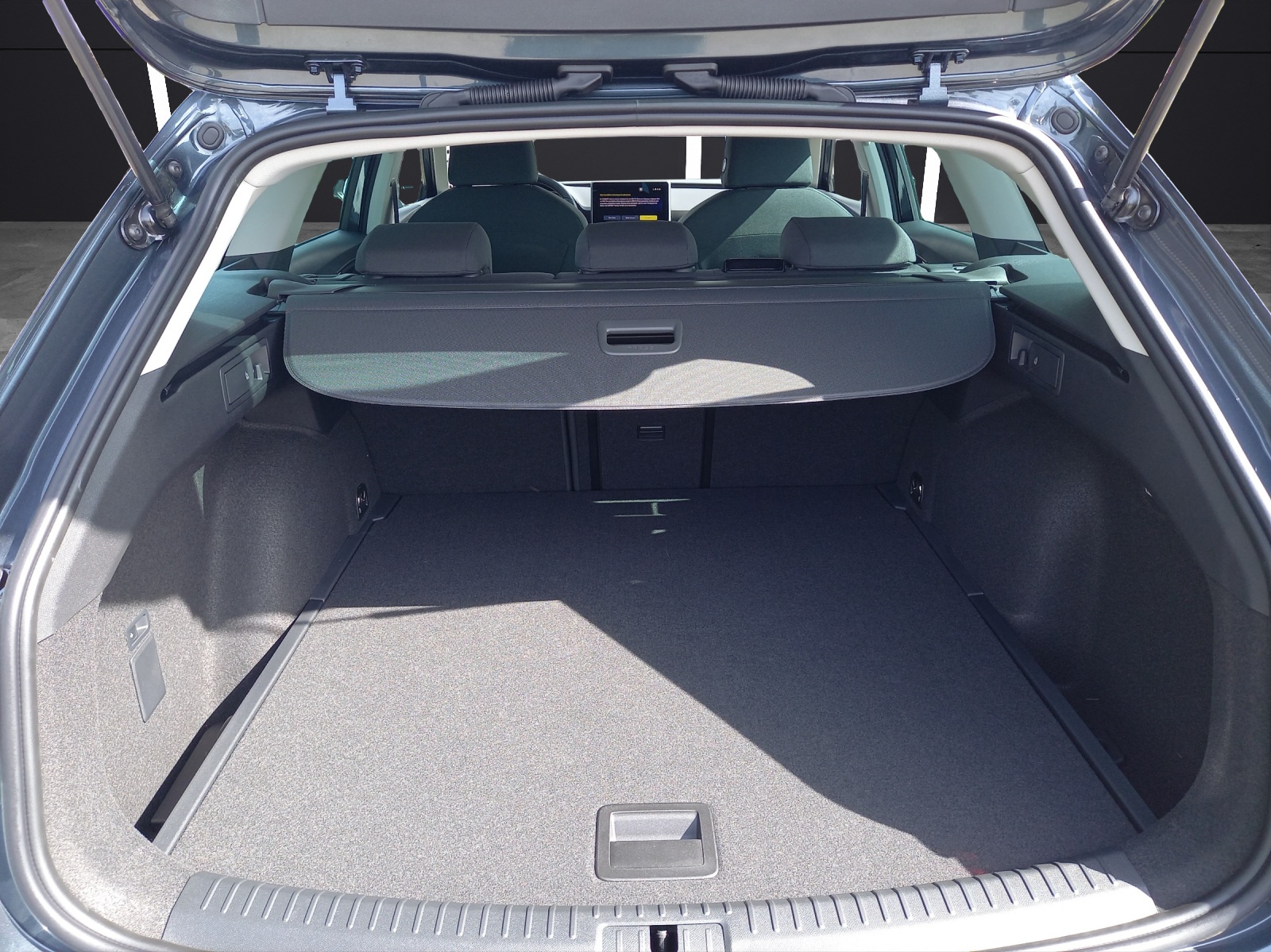 Fahrzeugabbildung SEAT Leon Sportstourer Style Edition 1.5 TSI AHZ KAMERA LED KLIMA