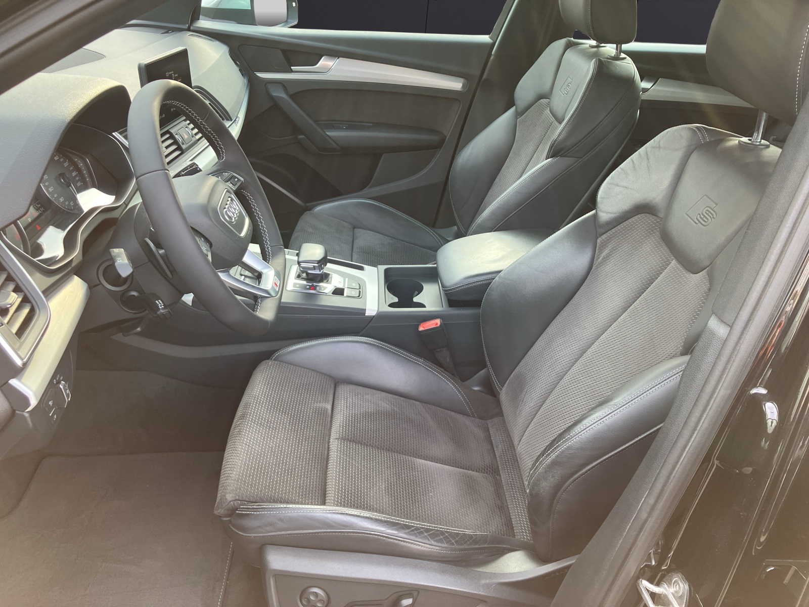 Fahrzeugabbildung Audi SQ5 TFSI quattro MatrixLED Navi 20