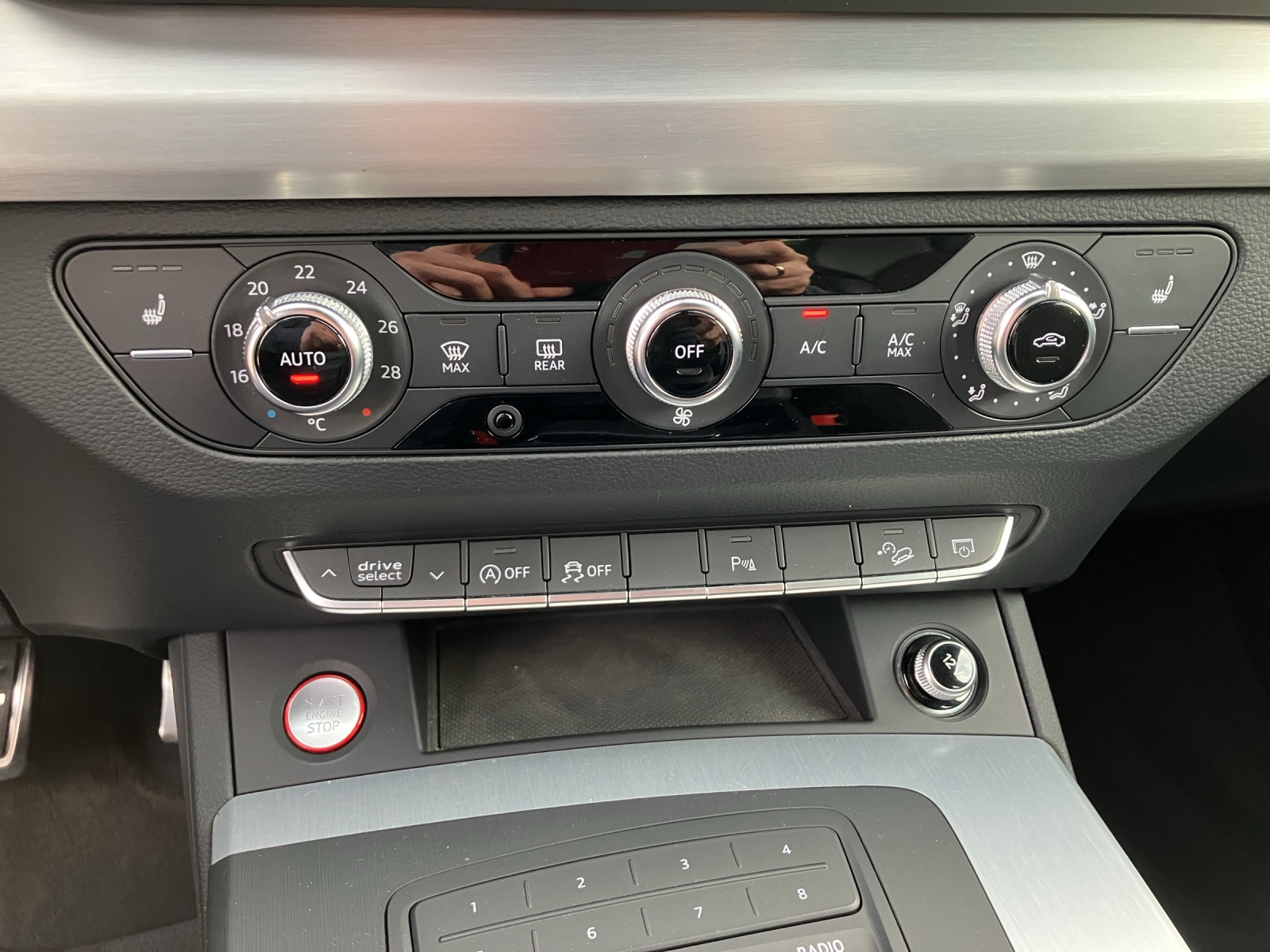 Fahrzeugabbildung Audi SQ5 TFSI quattro MatrixLED Navi 20