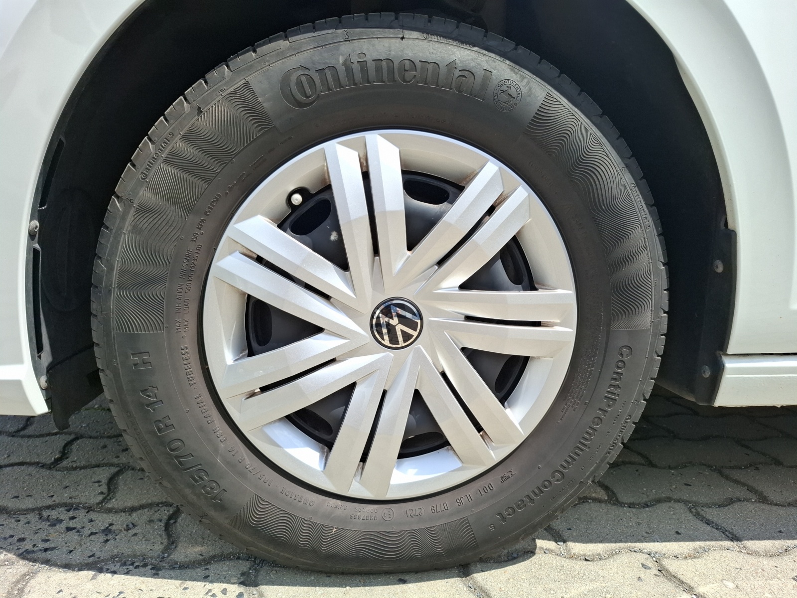 Fahrzeugabbildung Volkswagen Polo 1.0 Basis LED Klima AID PDC SH
