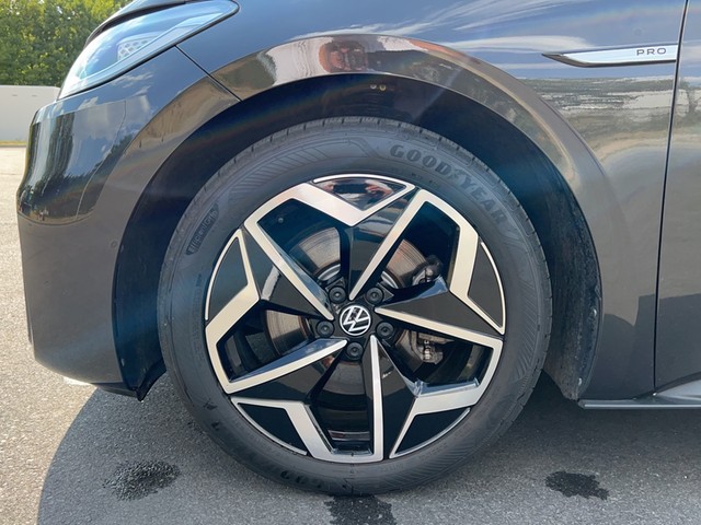 Fahrzeugabbildung Volkswagen ID.3 Pro Performance Matrix Navi Pano HUD ACC RFK WP SH 19