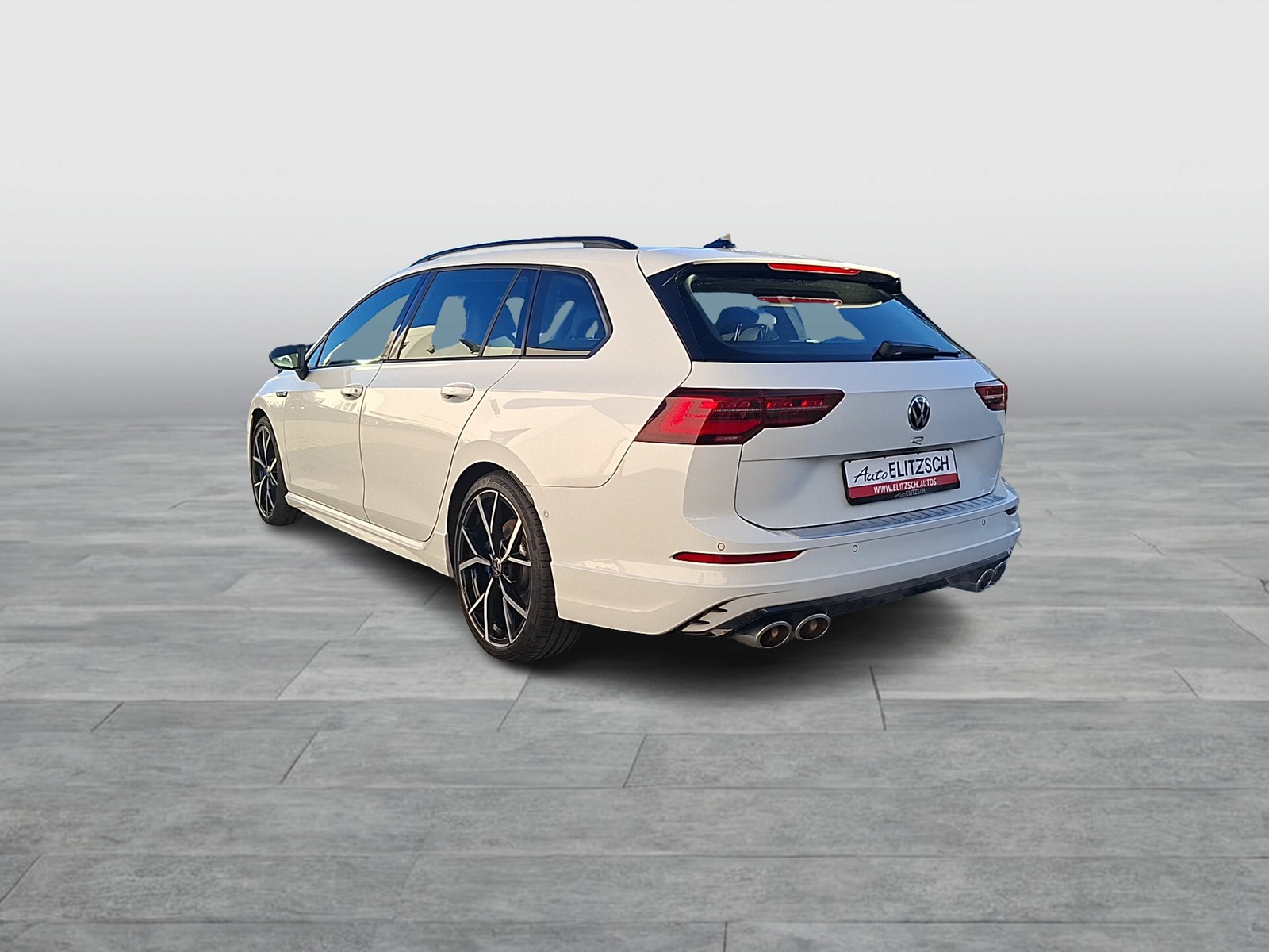 Fahrzeugabbildung Volkswagen Golf VIII Variant R DSG 4M Matrix Navi AID ACC RFK Harman SH 19