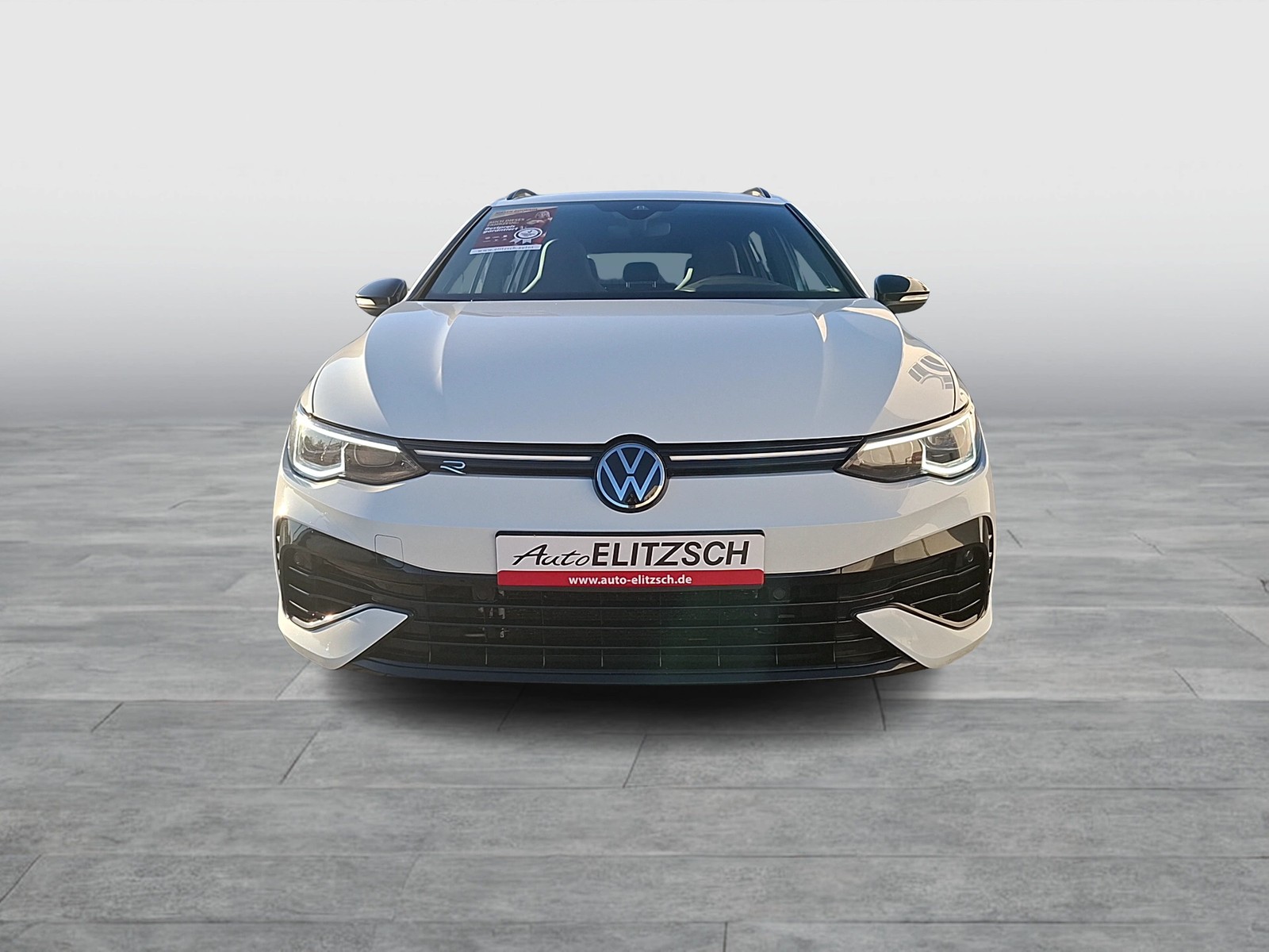 Fahrzeugabbildung Volkswagen Golf VIII Variant R DSG 4M Matrix Navi AID ACC RFK Harman SH 19