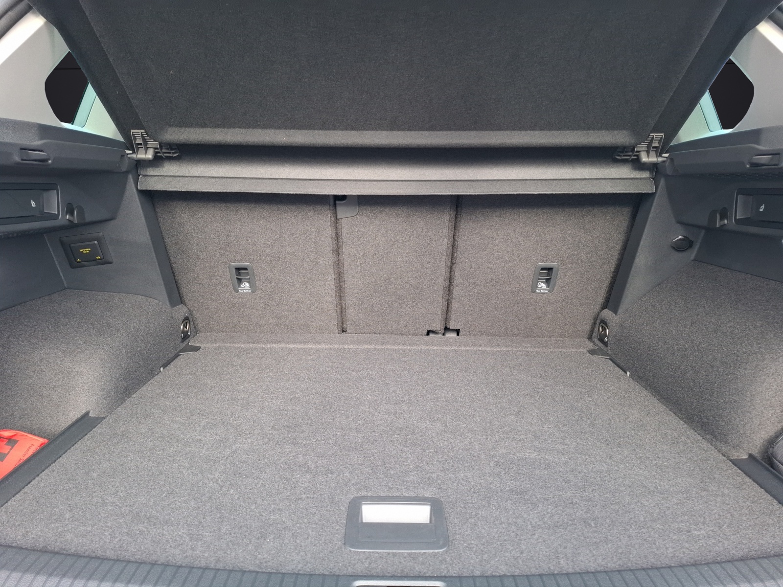 Fahrzeugabbildung Volkswagen Tiguan TSI Move LED ACC AHK NAVI PDC SHZ LM