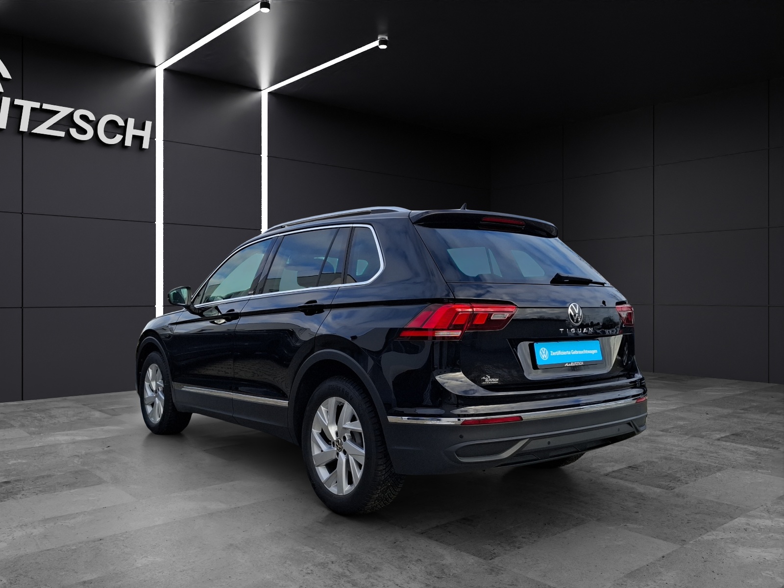 Fahrzeugabbildung Volkswagen Tiguan TSI Move LED ACC AHK NAVI PDC SHZ LM