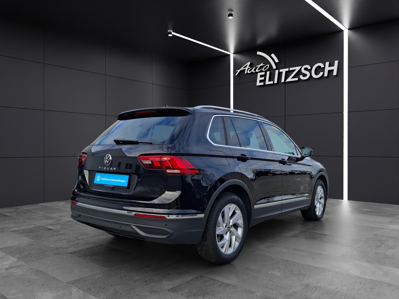 Fahrzeugabbildung Volkswagen Tiguan TSI Move LED ACC AHK NAVI PDC SHZ LM