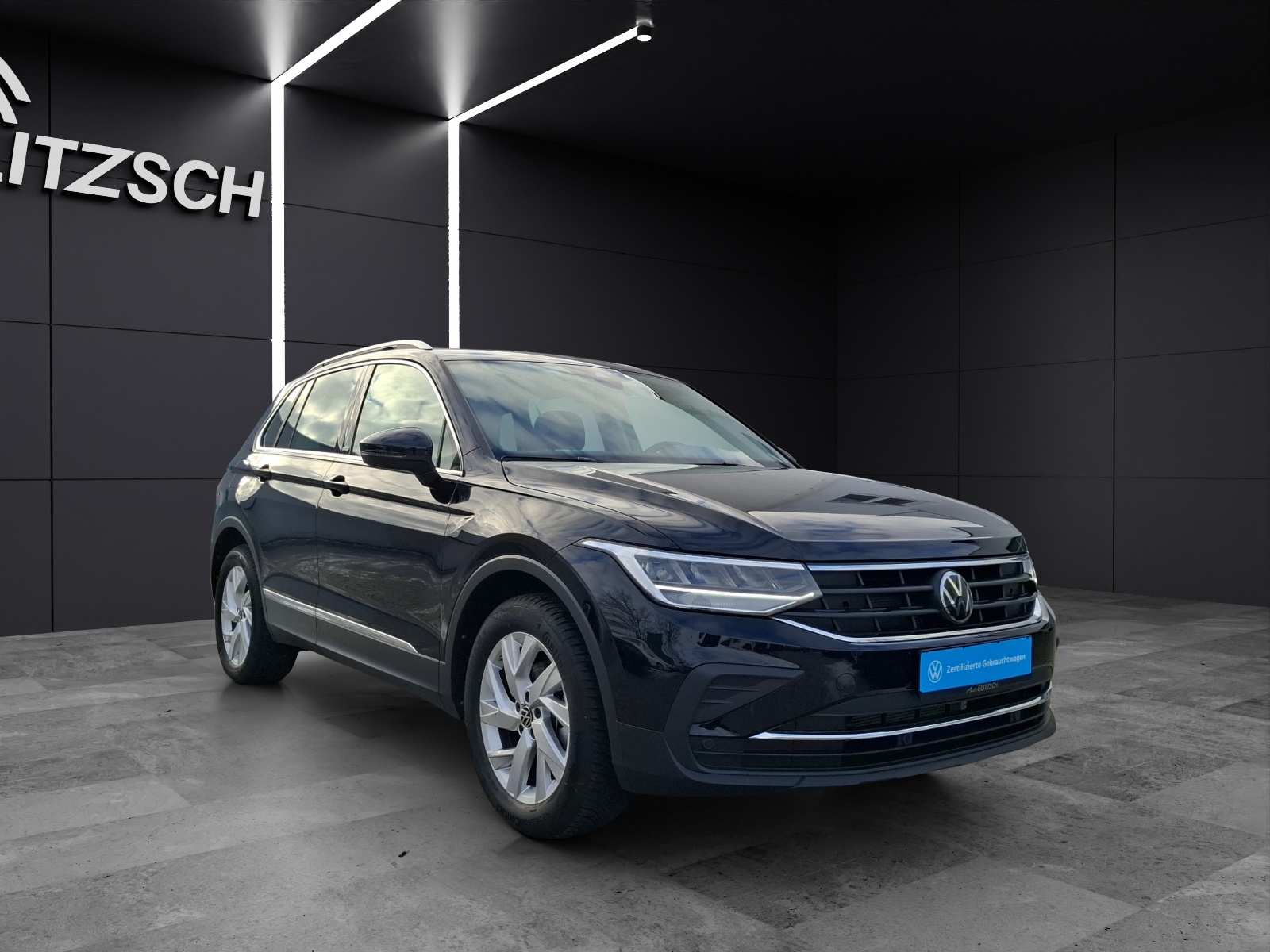 Fahrzeugabbildung Volkswagen Tiguan TSI Move LED ACC AHK NAVI PDC SHZ LM