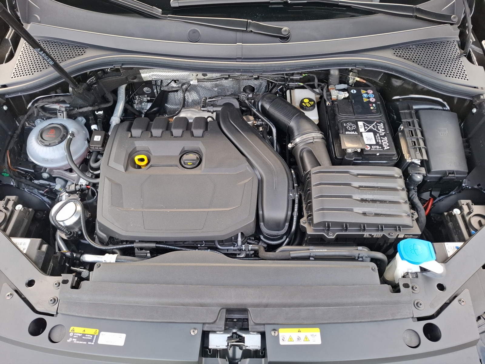 Fahrzeugabbildung Volkswagen Tiguan TSI Move LED ACC AHK NAVI PDC SHZ LM