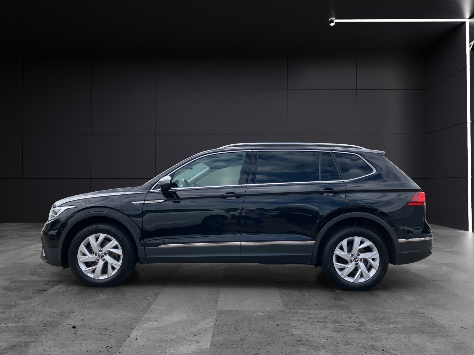 Fahrzeugabbildung Volkswagen Tiguan Allspace Business TDI DSG 4M LED ACC AHK 360° SHZ HuD Navi