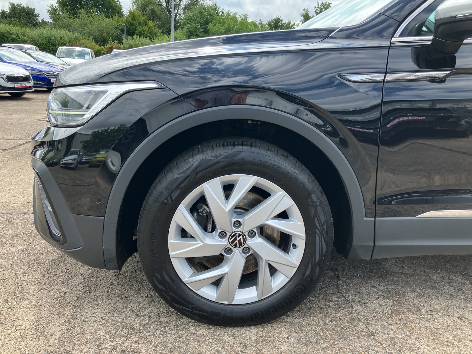Fahrzeugabbildung Volkswagen Tiguan Allspace Business TDI DSG 4M LED ACC AHK 360° SHZ HuD Navi
