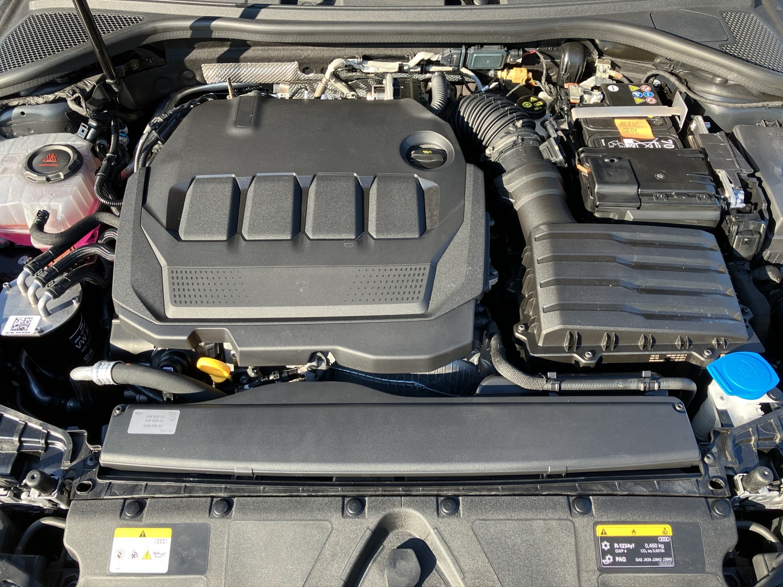 Fahrzeugabbildung Audi A3 Sportback 35 TDI advanced S tronic LED Navi, Sportsitze