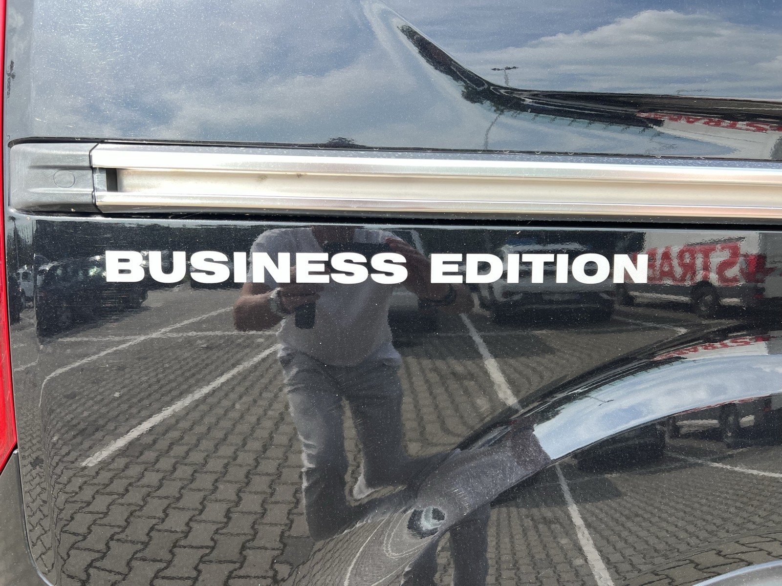 Fahrzeugabbildung Ford Tourneo Custom Business EditionTitanium Stanh. + FB Leder SH 6-Sitze