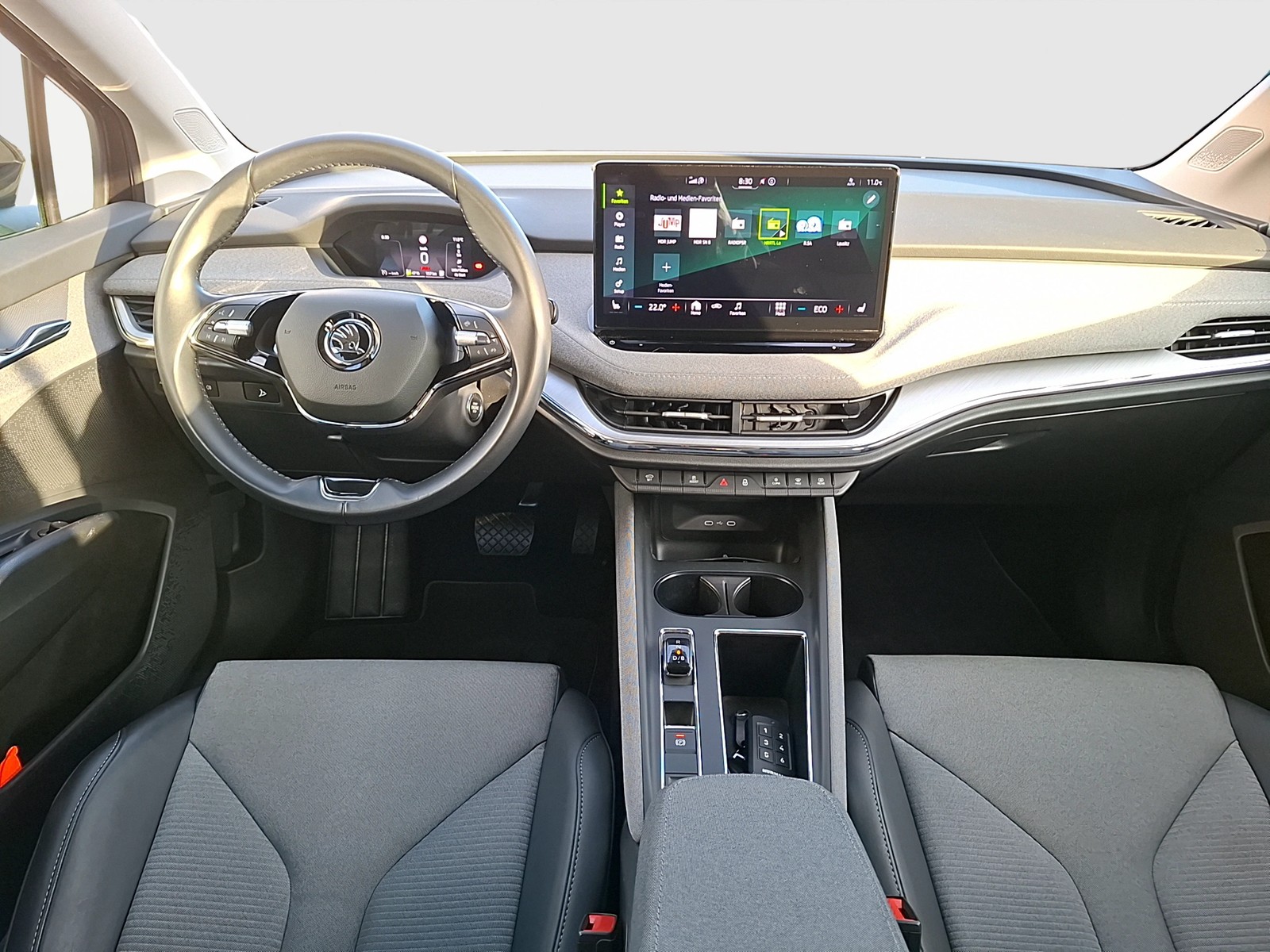 Fahrzeugabbildung SKODA Enyaq 60 Loft LED Navi AID GRA RFK SH 19