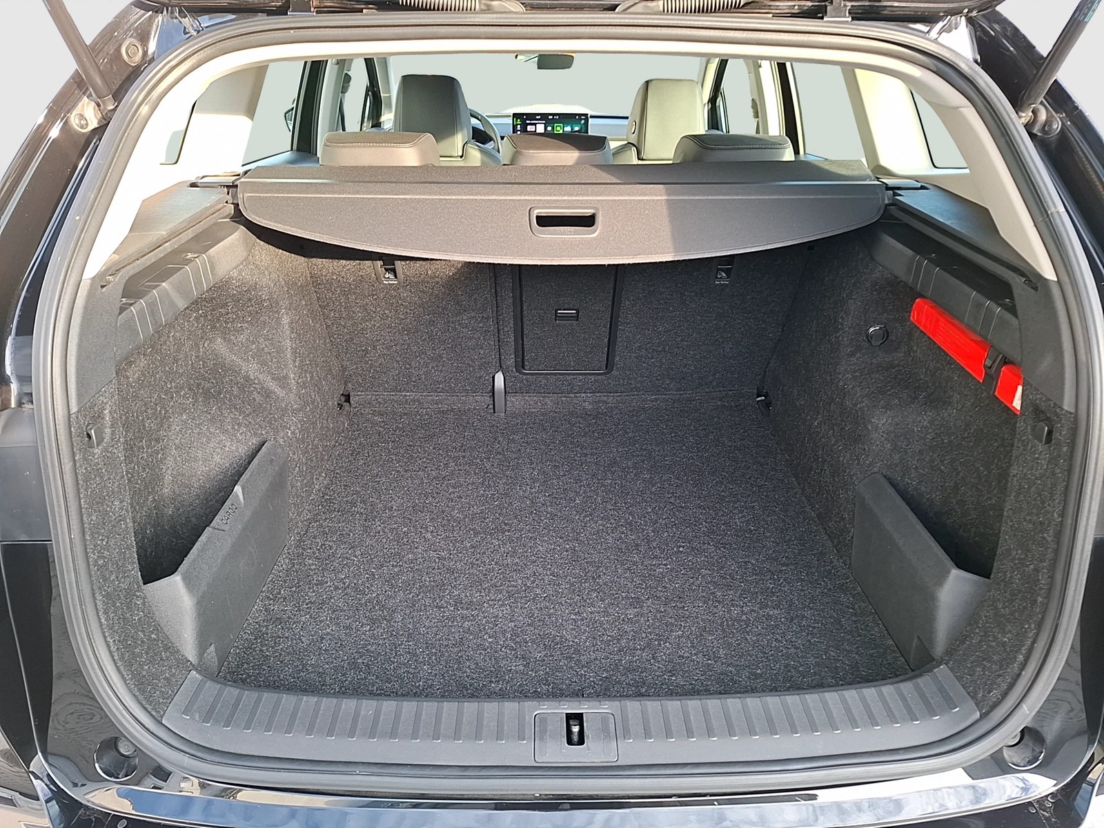 Fahrzeugabbildung SKODA Enyaq 60 Loft LED Navi AID GRA RFK SH 19
