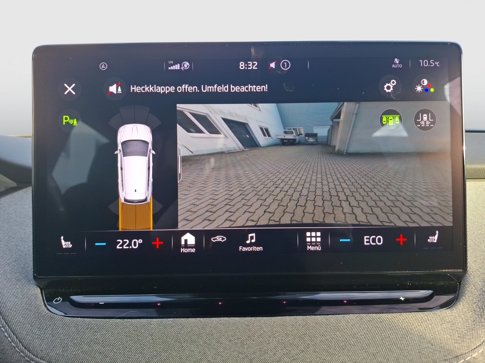 Fahrzeugabbildung SKODA Enyaq 60 Loft LED Navi AID GRA RFK SH 19