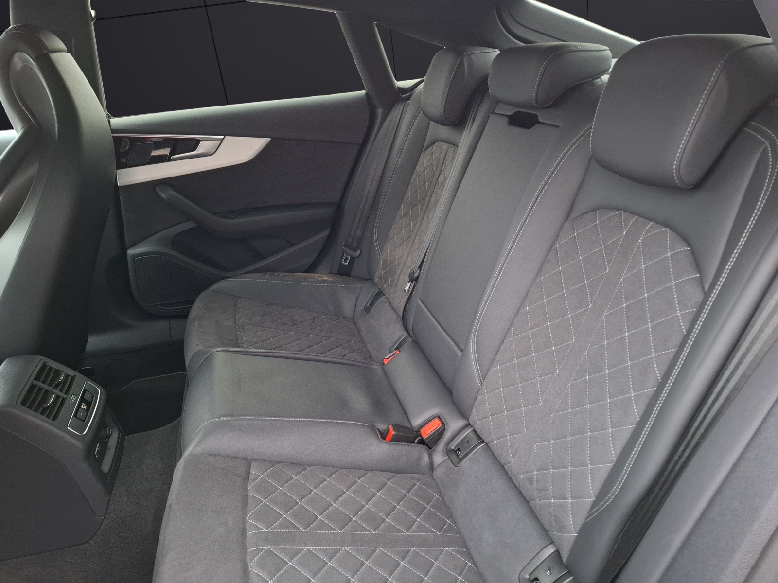 Fahrzeugabbildung Audi S5 Sportback TDI quattro Matrix Navi AVC ACC S-Sitze RFK SHZ 20