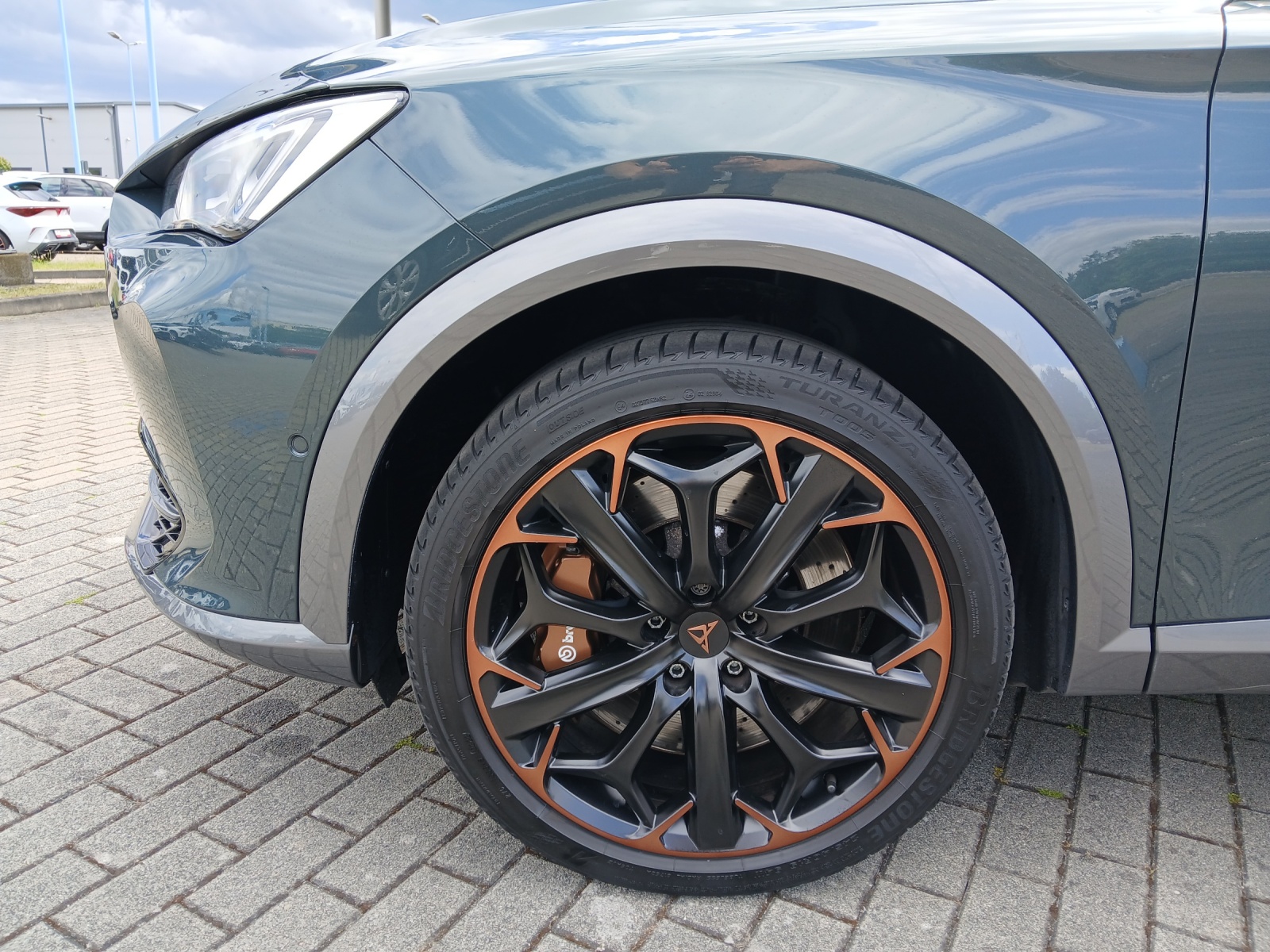 Fahrzeugabbildung CUPRA Formentor VZ DSG 4Drive LED AHK Navi ACC RFK SH Brembo 19