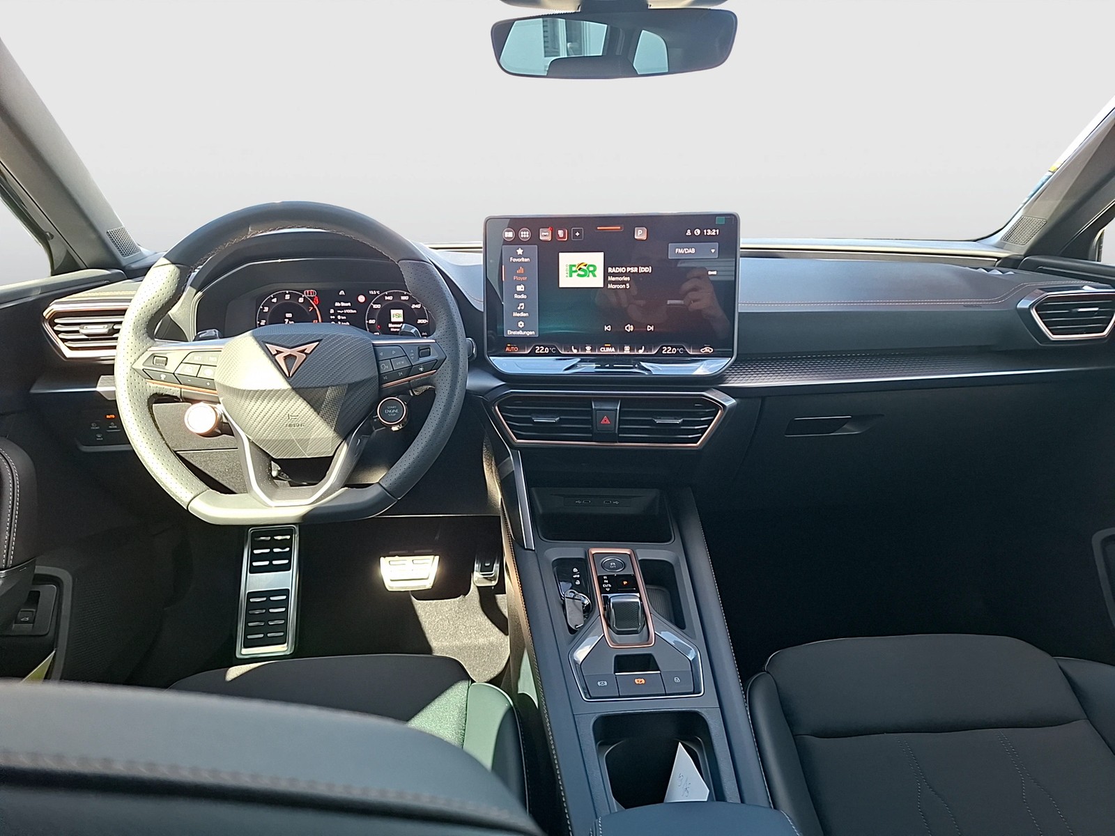 Fahrzeugabbildung CUPRA Leon ST eTSI DSG LED CarPlay ACC RFK SH 18