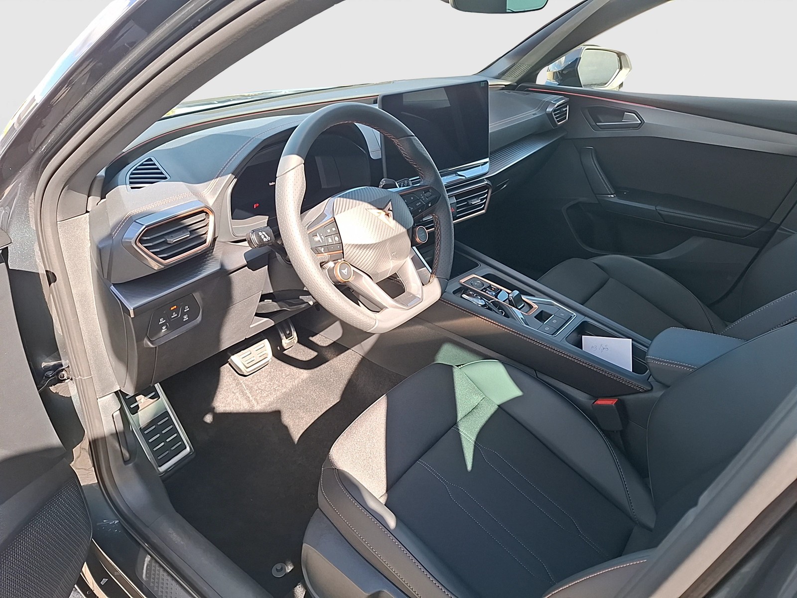 Fahrzeugabbildung CUPRA Leon ST eTSI DSG LED CarPlay ACC RFK SH 18