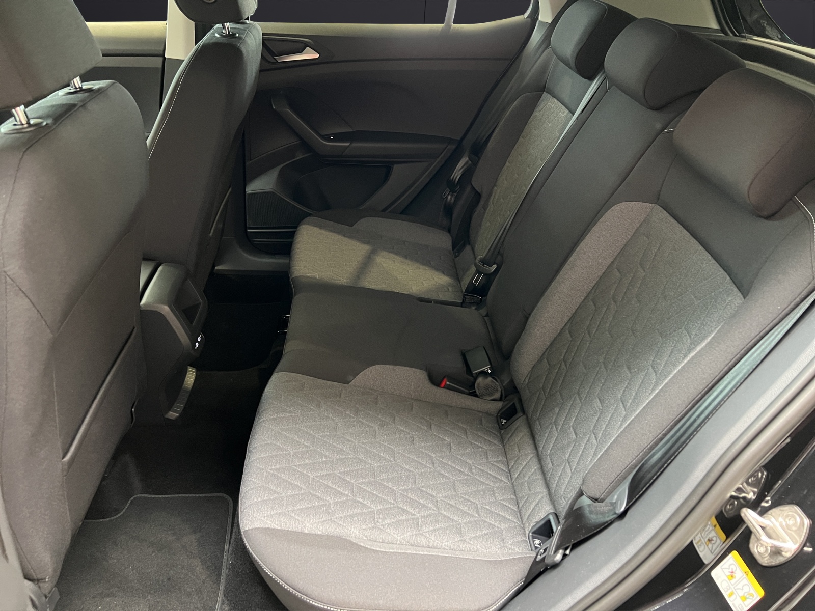Fahrzeugabbildung Volkswagen T-Cross Life DSG ReadyToDiscover RearView ACC