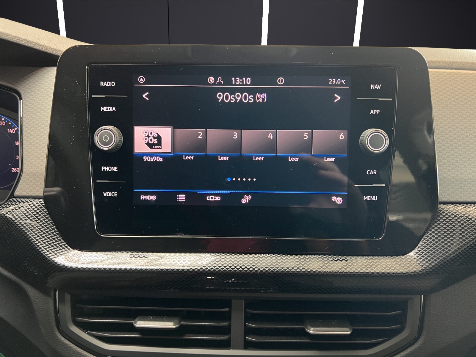 Fahrzeugabbildung Volkswagen T-Cross Life DSG ReadyToDiscover RearView ACC