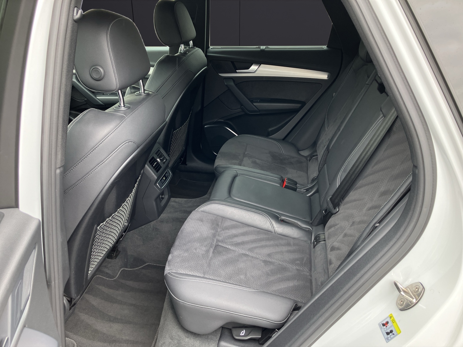 Fahrzeugabbildung Audi Q5 50 TDI quattro S-line S-tronic LED Navi ACC AVC Park-Assist SH 20