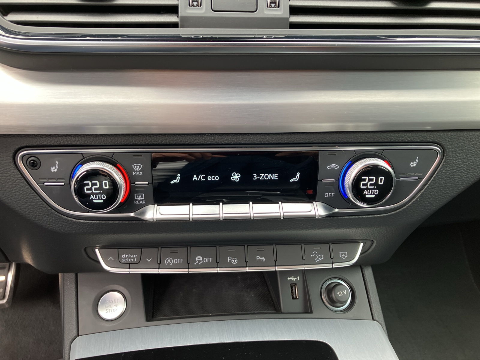 Fahrzeugabbildung Audi Q5 50 TDI quattro S-line S-tronic LED Navi ACC AVC Park-Assist SH 20
