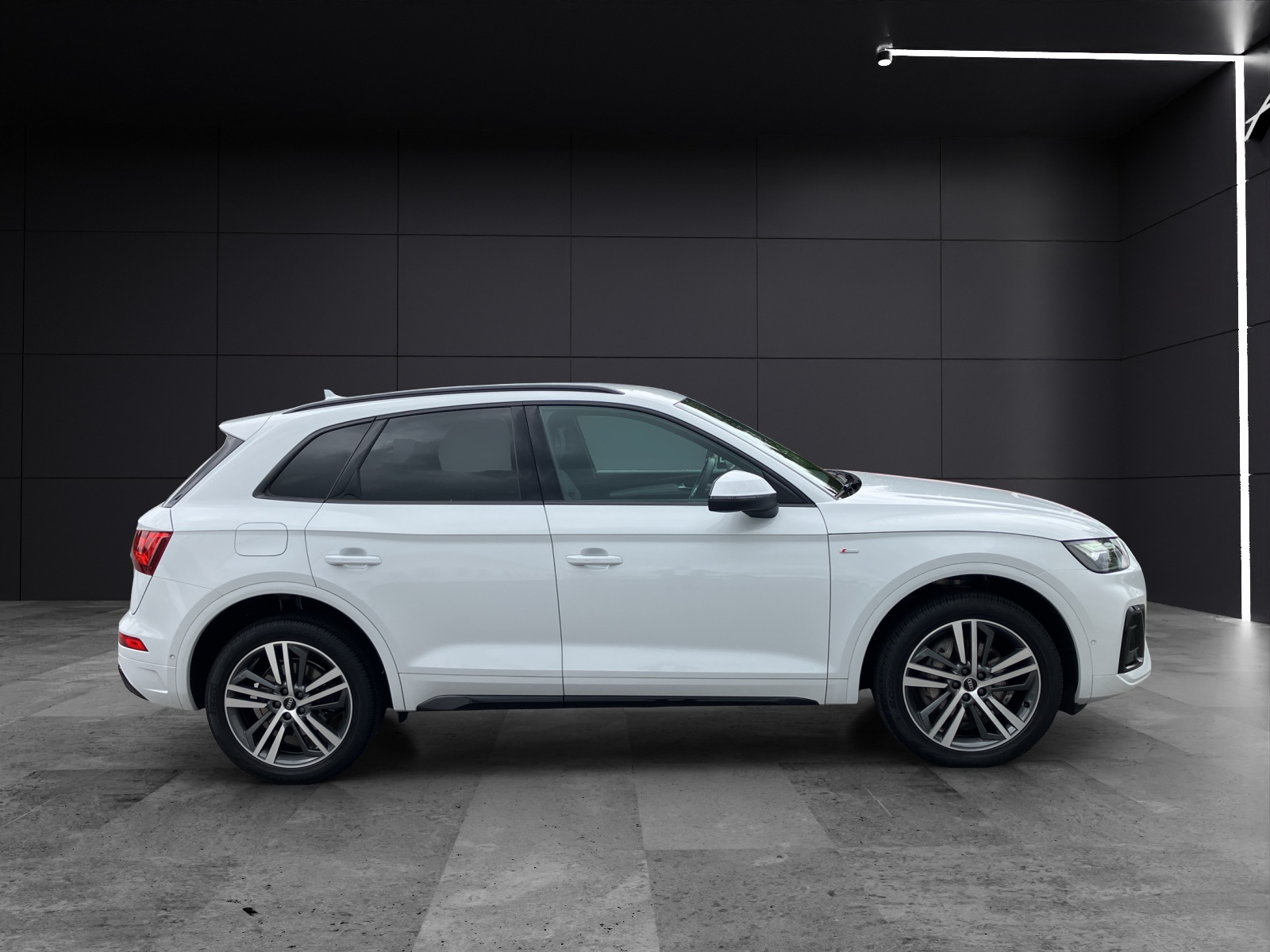 Fahrzeugabbildung Audi Q5 50 TDI quattro S-line S-tronic LED Navi ACC AVC Park-Assist SH 20