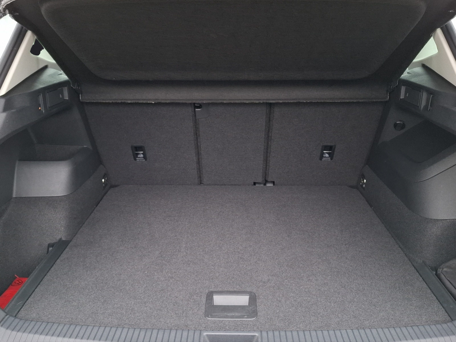 Fahrzeugabbildung Volkswagen Tiguan eTSI Life DSG LED Navi ACC RFK AHK SH