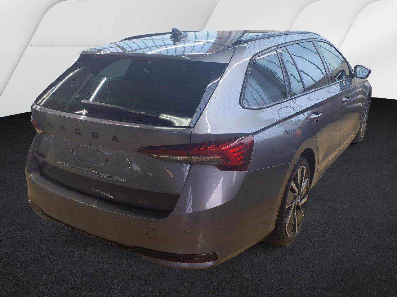 Fahrzeugabbildung SKODA Octavia Combi TDI Sportline DSG Matrix Navi AID HUD ACC 360° SH 18