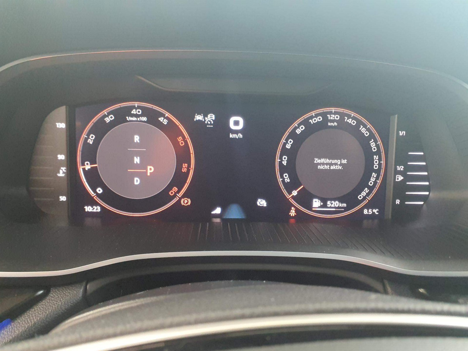 Fahrzeugabbildung SKODA Octavia Combi TDI Sportline DSG Matrix Navi AID HUD ACC 360° SH 18