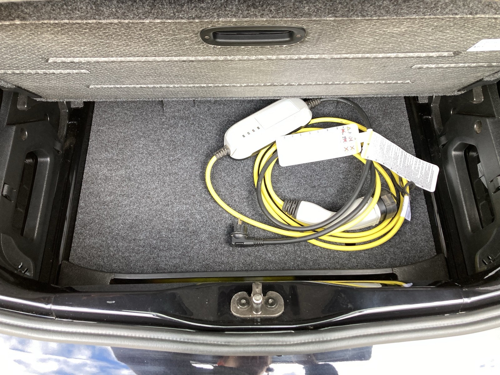 Fahrzeugabbildung Volkswagen e-up! Style Plus RFK GRA Klima SH