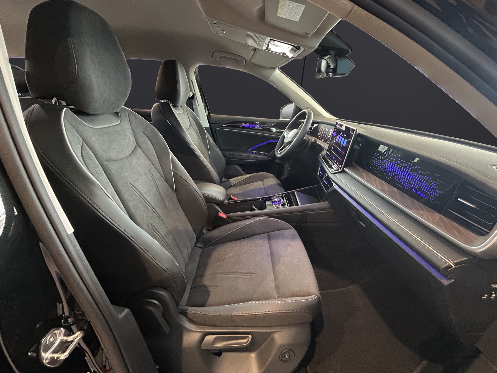 Fahrzeugabbildung Volkswagen Tayron TDI Elegance LED+ AHZV RearView