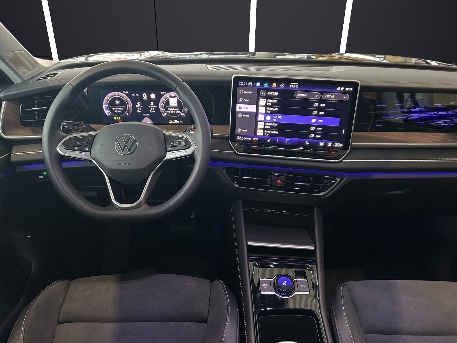 Fahrzeugabbildung Volkswagen Tayron TDI Elegance LED+ AHZV RearView