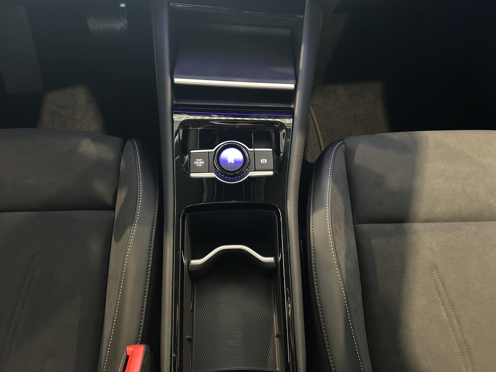 Fahrzeugabbildung Volkswagen Tayron TDI Elegance LED+ AHZV RearView