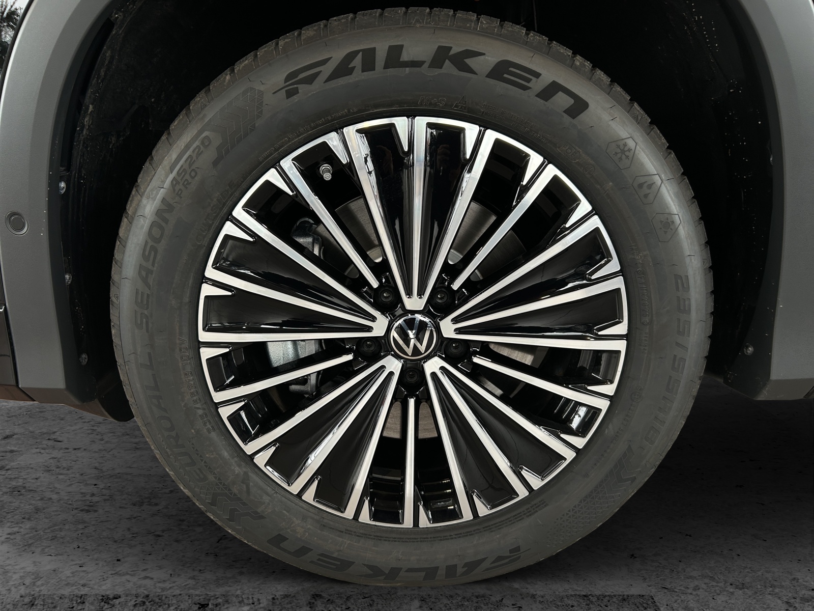 Fahrzeugabbildung Volkswagen Tayron TDI Elegance LED+ AHZV RearView