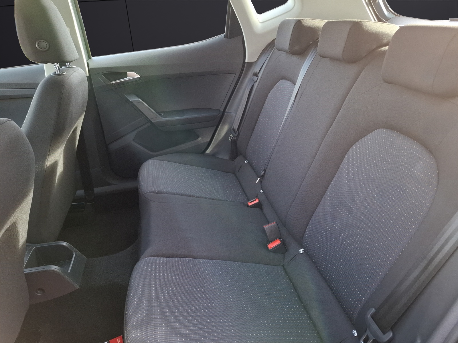 Fahrzeugabbildung SEAT Arona TSI Style DSG LED Navi AID ACC Park-Assist SH