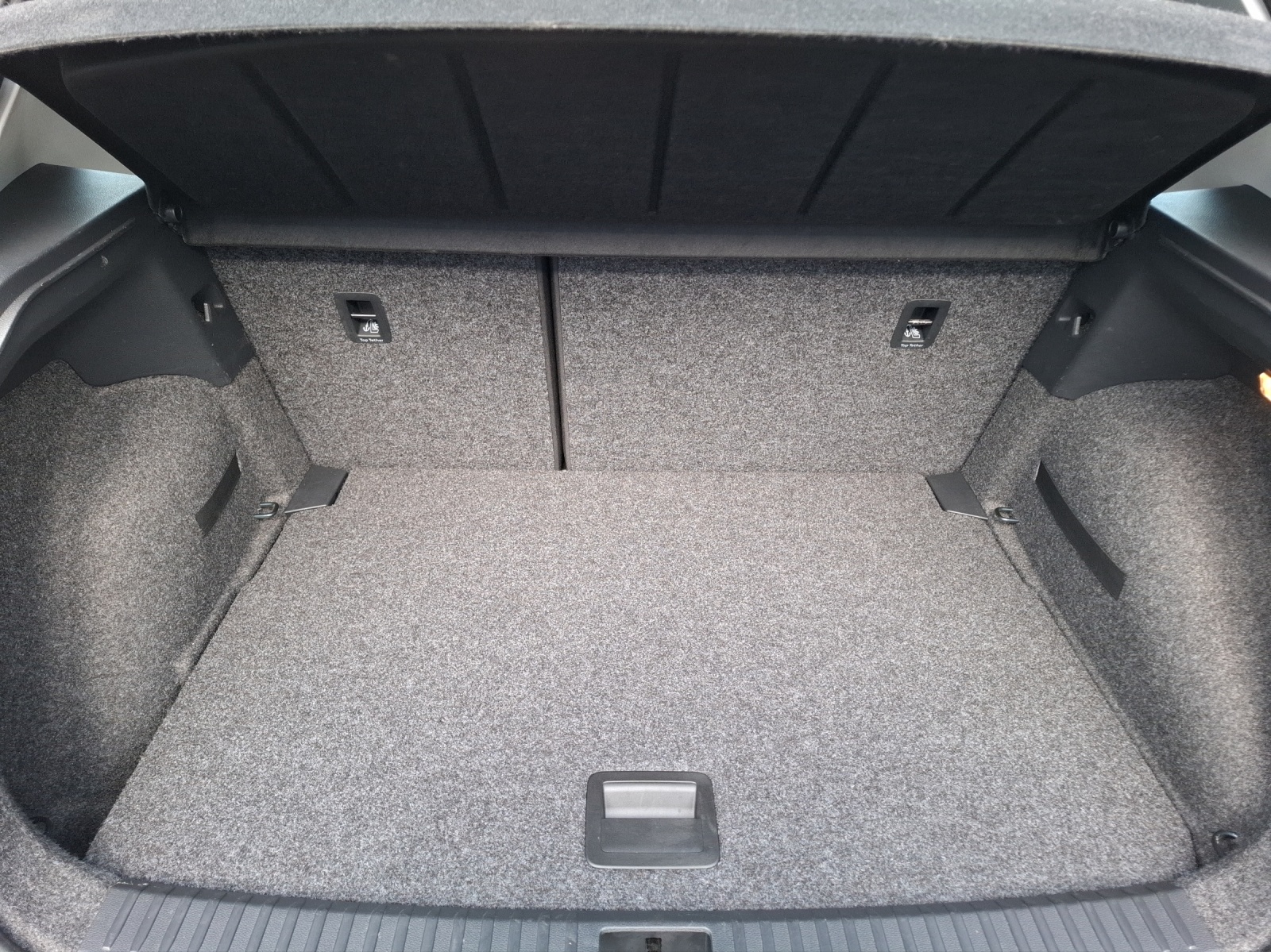 Fahrzeugabbildung SEAT Arona TSI Style DSG LED Navi AID ACC Park-Assist SH