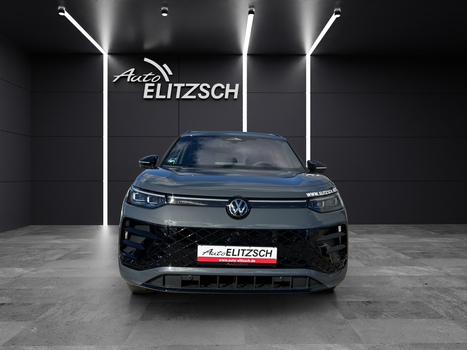 Fahrzeugabbildung Volkswagen Tayron R-Line PHEV IQ-Light PANO AHK