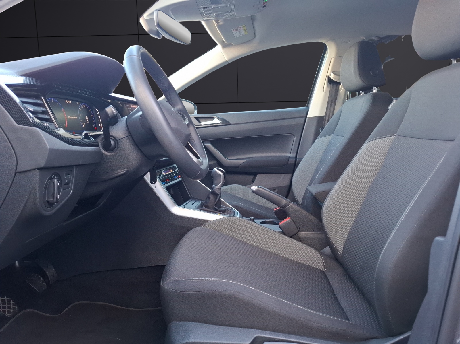 Fahrzeugabbildung Volkswagen Polo TSI Life LED AID SH APP Park-Assist LM