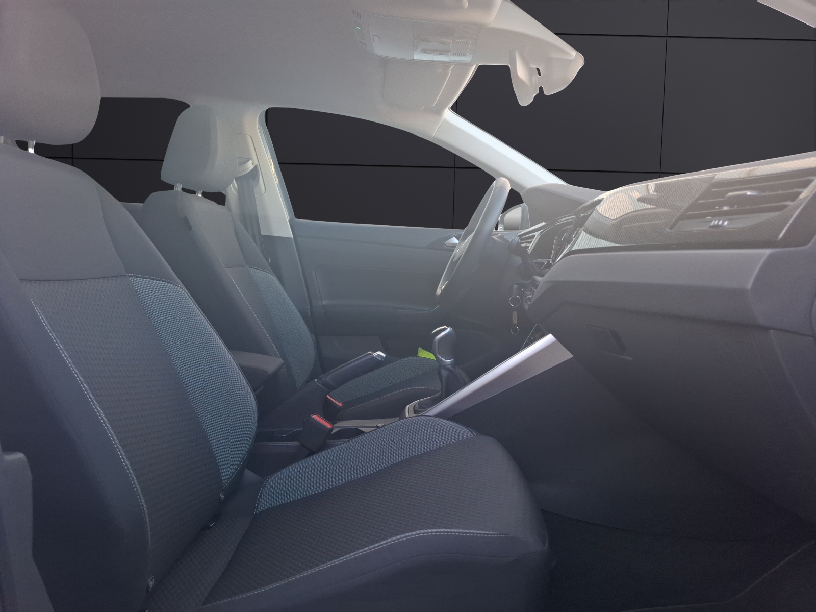 Fahrzeugabbildung Volkswagen Polo TSI Life LED AID SH APP Park-Assist LM