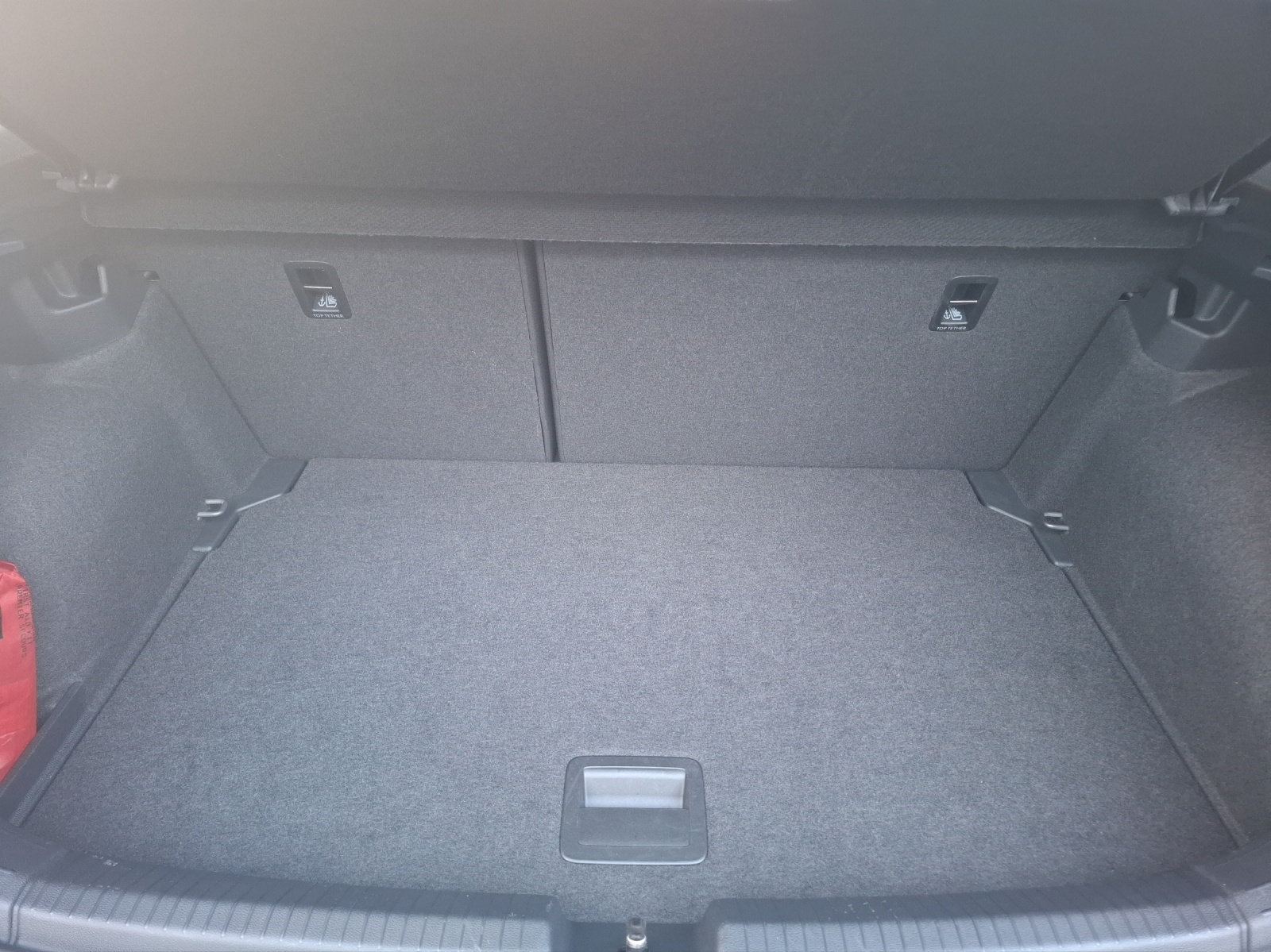 Fahrzeugabbildung Volkswagen Polo TSI Life LED AID SH APP Park-Assist LM