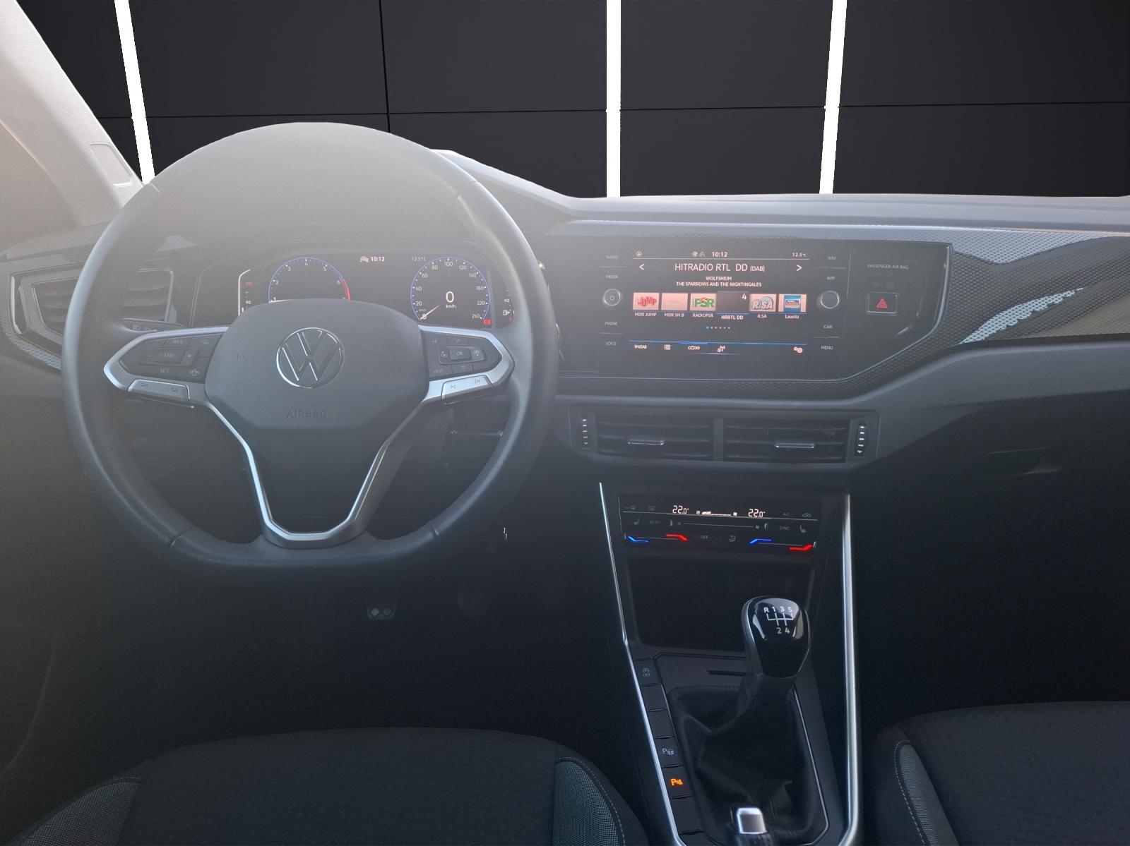 Fahrzeugabbildung Volkswagen Polo TSI Life LED AID SH APP Park-Assist LM