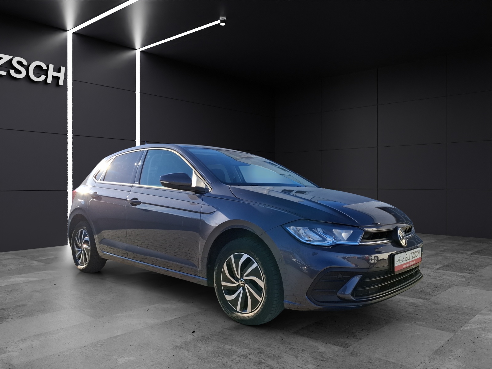 Fahrzeugabbildung Volkswagen Polo TSI Life LED AID SH APP Park-Assist LM